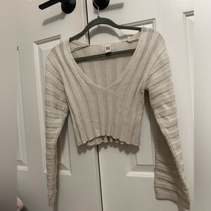 Urban outfitters BDG cropped  v neck sweater